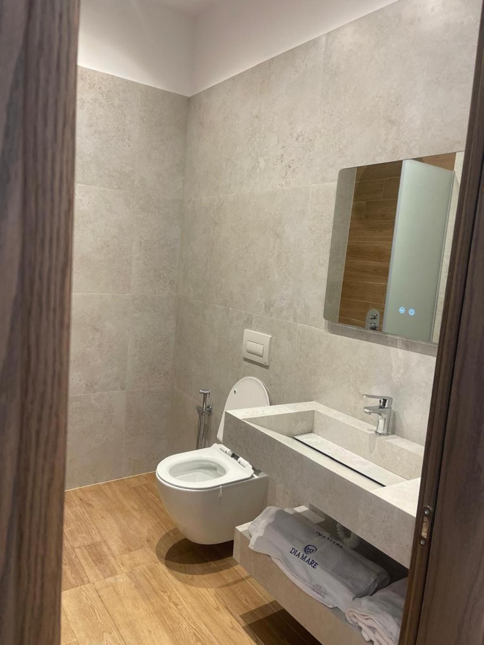 Dia Mare Deluxe Lejlighedshotel Vlorë Eksteriør billede